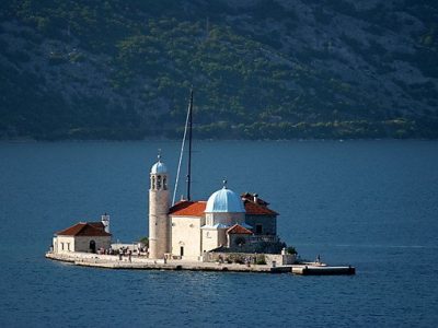Cabin charter island cruise from Split with Montenegro